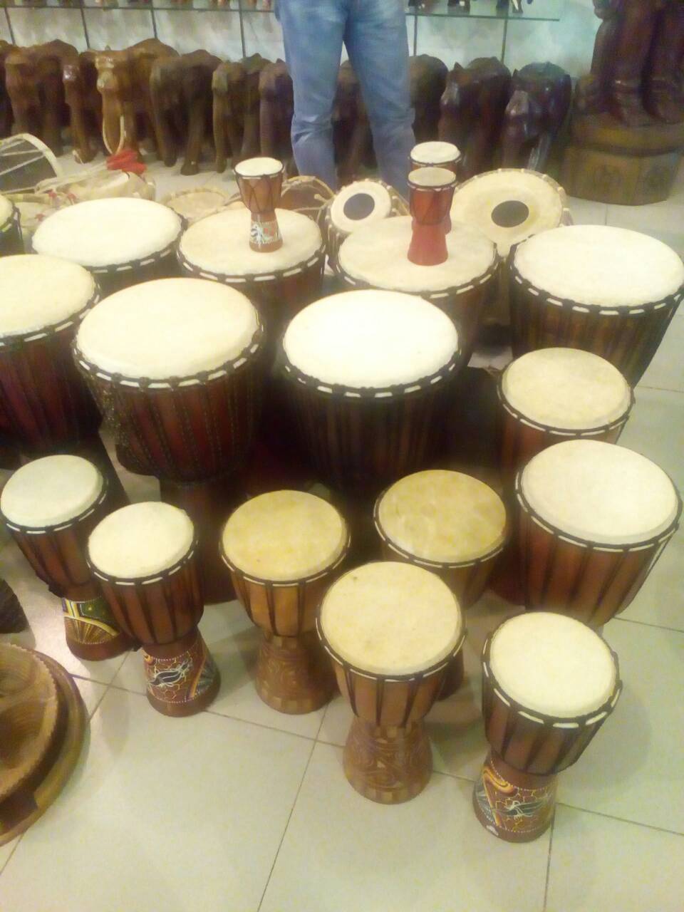 Джембе —  ударный музыкальный инструмент, Шри-Ланка